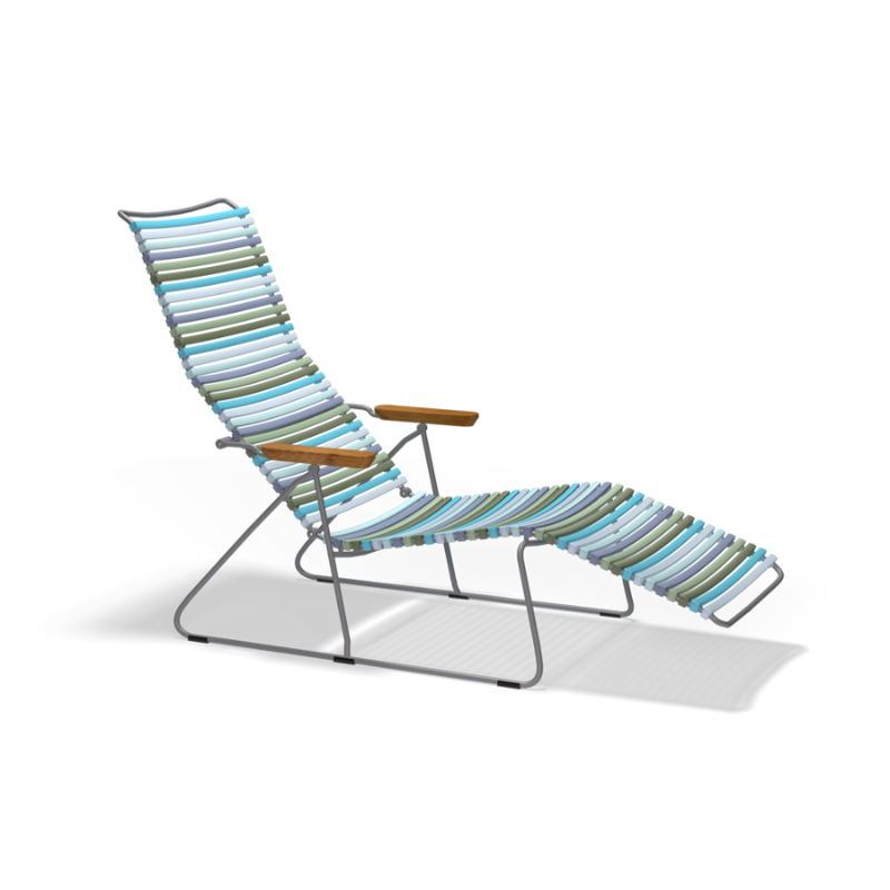 CLICK Sunlounger. The adjustable backrest, is shaped to fit your body perfect in its different positions. The curves make the Sunlounger very sculptural. Sit down, find your position and enjoy.