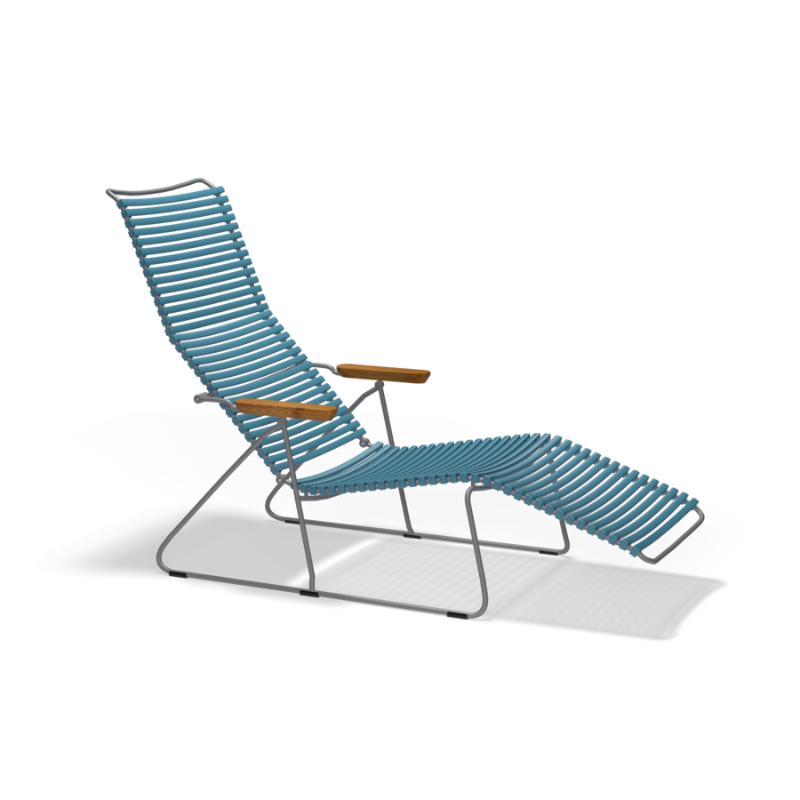 CLICK Sunlounger. The adjustable backrest, is shaped to fit your body perfect in its different positions. The curves make the Sunlounger very sculptural. Sit down, find your position and enjoy.