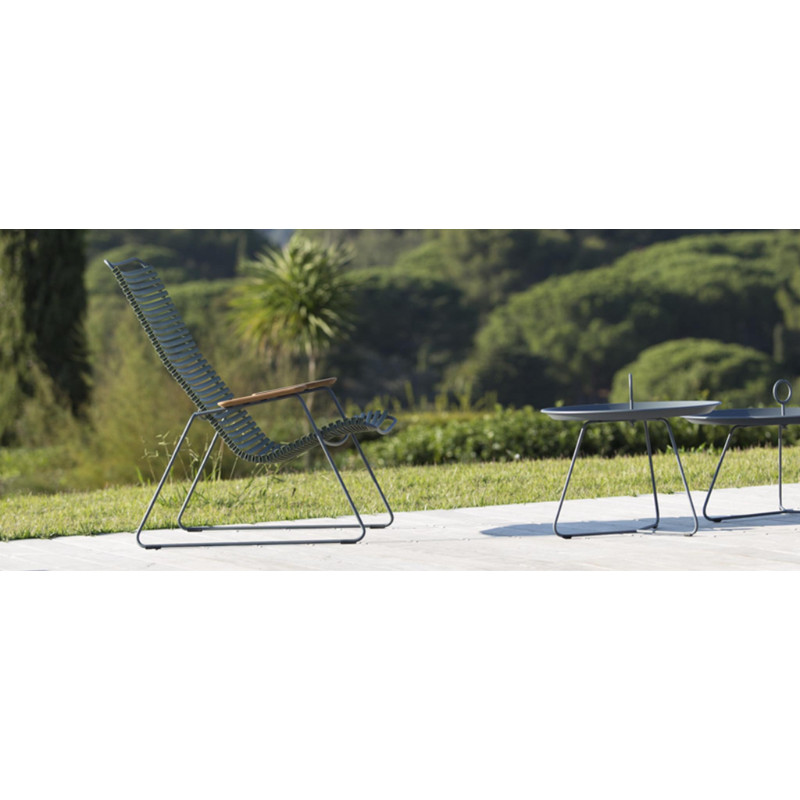 This beautiful, graphic side table can be used in many different ways, individually or in a combination of different sizes and colors. The EYELET Tray tables are easy to move to where they are needed whether it is indoor or outdoor. The EYELET Tray table has a special drain system which keeps the tray free from water after rain. The EYELET Tray table is made in powder coated steel and aluminum with 3 different sizes and 7 different colors.