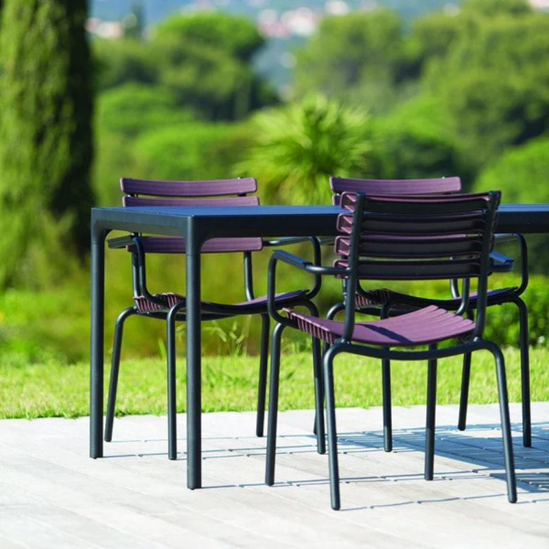 A dining table with a top and four legs – that is what you get in FOUR, no matter which size you choose. The special developed extruded profile in the table frame makes FOUR a remarkable strong table. FOUR in 4 different sizes with table top options in bamboo or black metal, with legs in powder coated black or grey aluminum.