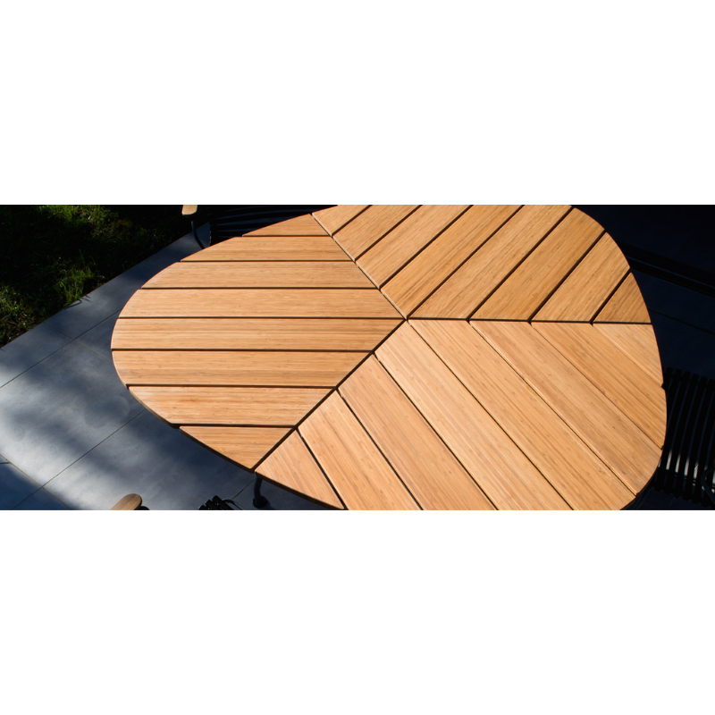 Introducing the Leaf Outdoor Table, a beautiful garden table that really looks like a leaf. The triangular form and table construction makes it possible to seat 6 - or even more people around the table. The bamboo table top comes pre-oiled.