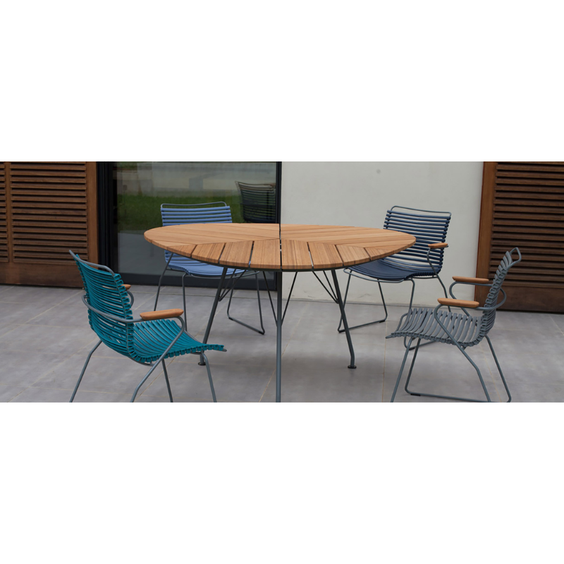 Introducing the Leaf Outdoor Table, a beautiful garden table that really looks like a leaf. The triangular form and table construction makes it possible to seat 6 - or even more people around the table. The bamboo table top comes pre-oiled.