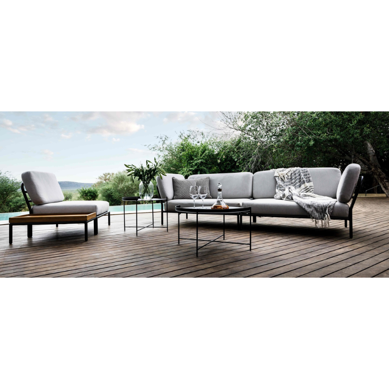 It’s all about LEVEL, to come eye to eye with nature, to relate to the horizon and to get lines and shapes to move up to a higher level! Featured is the Level Outdoor Side Table.