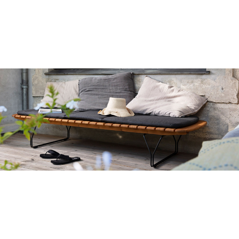 The MOLO Sunbed is made from bamboo lamellas with a decorative leg construction. The surface is made from soft rounded bamboo lamellas combined with a metal frame to lead the mind towards a pier and the relaxed atmosphere by the sea.