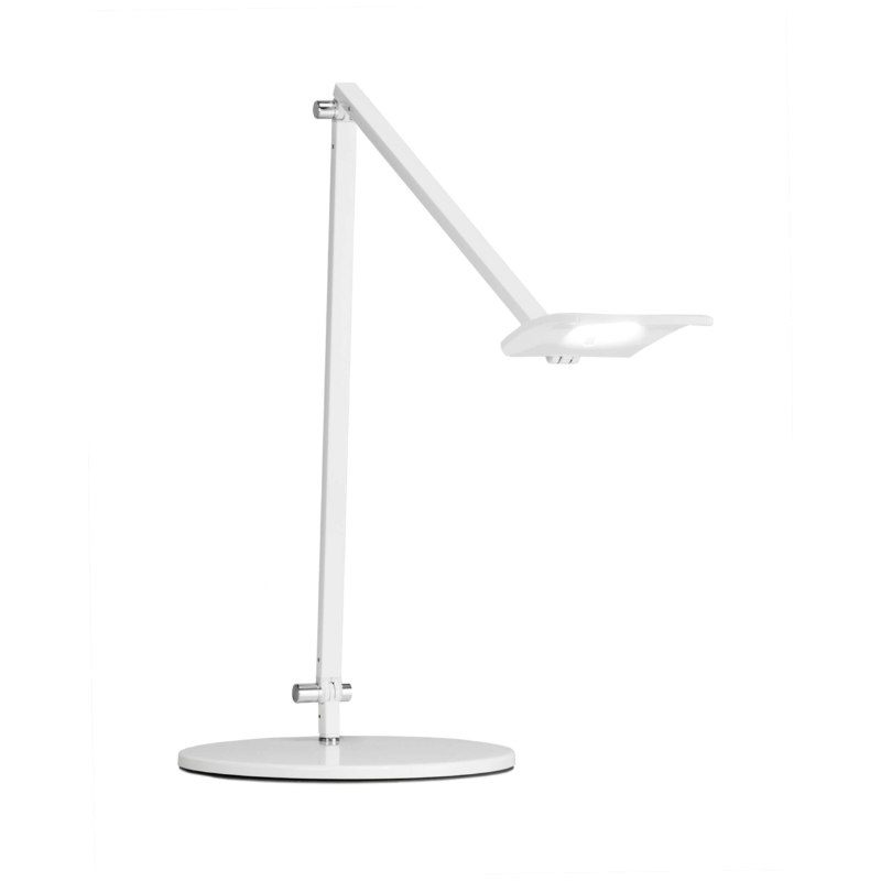 Delivering a phenomenal 99 lumens per watt, Mosso Pro changes light colors from warm to cool and anything in between. An intuitive built-in touchstrip allows for effortless continuous dimming. A built-in occupancy sensor ensures no energy is wasted lighting up a vacant desk. Mosso Pro comes standard with a USB port for charging smartphones or other compatible devices. With Mosso Pro, anything is possible.
