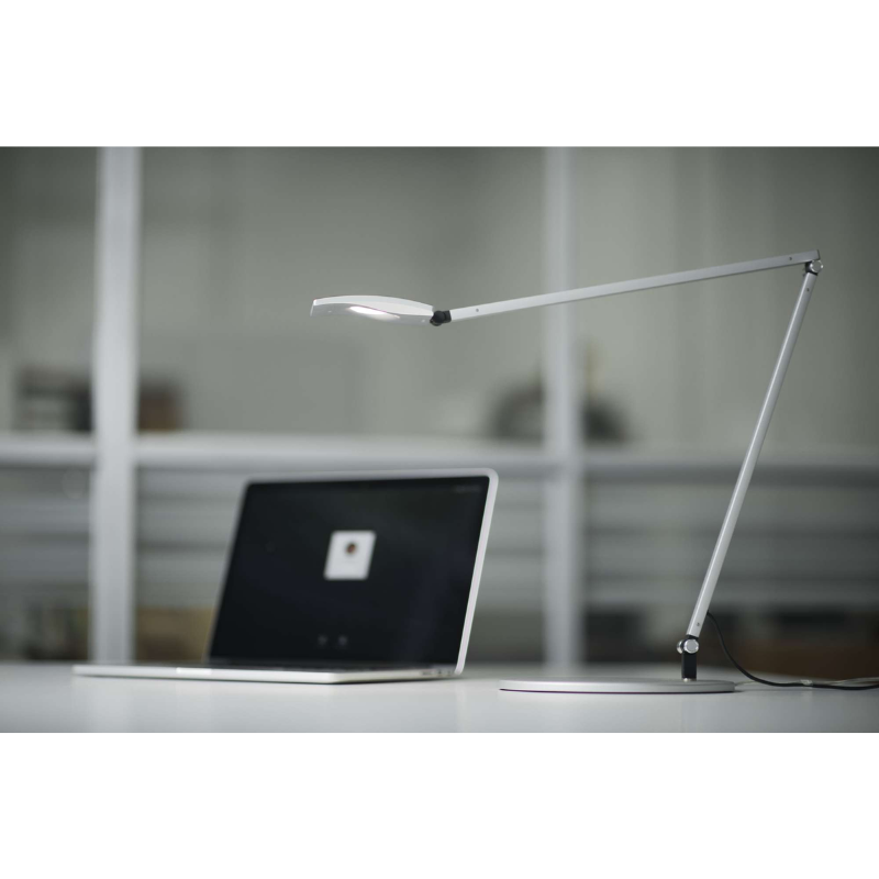 Delivering a phenomenal 99 lumens per watt, Mosso Pro changes light colors from warm to cool and anything in between. An intuitive built-in touchstrip allows for effortless continuous dimming. A built-in occupancy sensor ensures no energy is wasted lighting up a vacant desk. Mosso Pro comes standard with a USB port for charging smartphones or other compatible devices. With Mosso Pro, anything is possible.