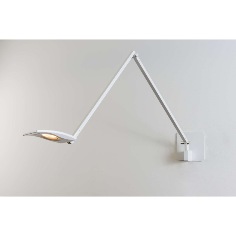 Delivering a phenomenal 99 lumens per watt, Mosso Pro changes light colors from warm to cool and anything in between. An intuitive built-in touchstrip allows for effortless continuous dimming. A built-in occupancy sensor ensures no energy is wasted lighting up a vacant desk. Mosso Pro comes standard with a USB port for charging smartphones or other compatible devices. With Mosso Pro, anything is possible.