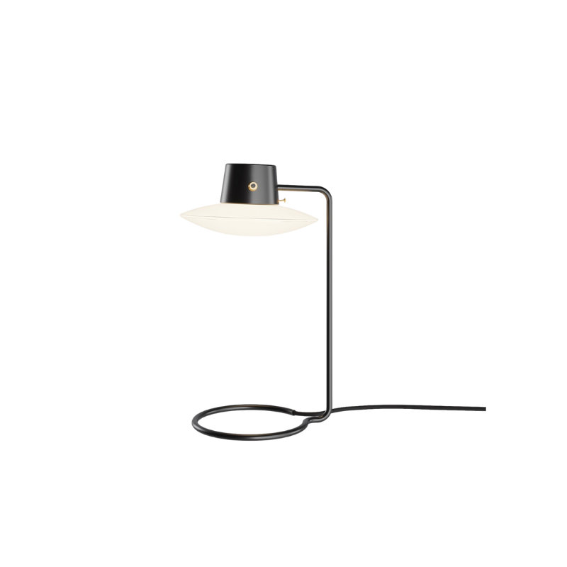 The AJ Oxford Table Lamp emits a pleasant downwardly directed light, which harmoniously illuminates the surface below it through the soft transparency of its triple-layered hand-blown opal glass. In the variant without the top metal shade, the milky opal-glass shade provides further glow to form an alluring halo around the fixture.