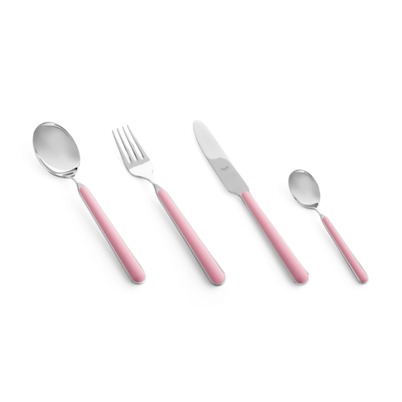 The Fantasia 4 Piece Cutlery Set from Mepra in pale pink.