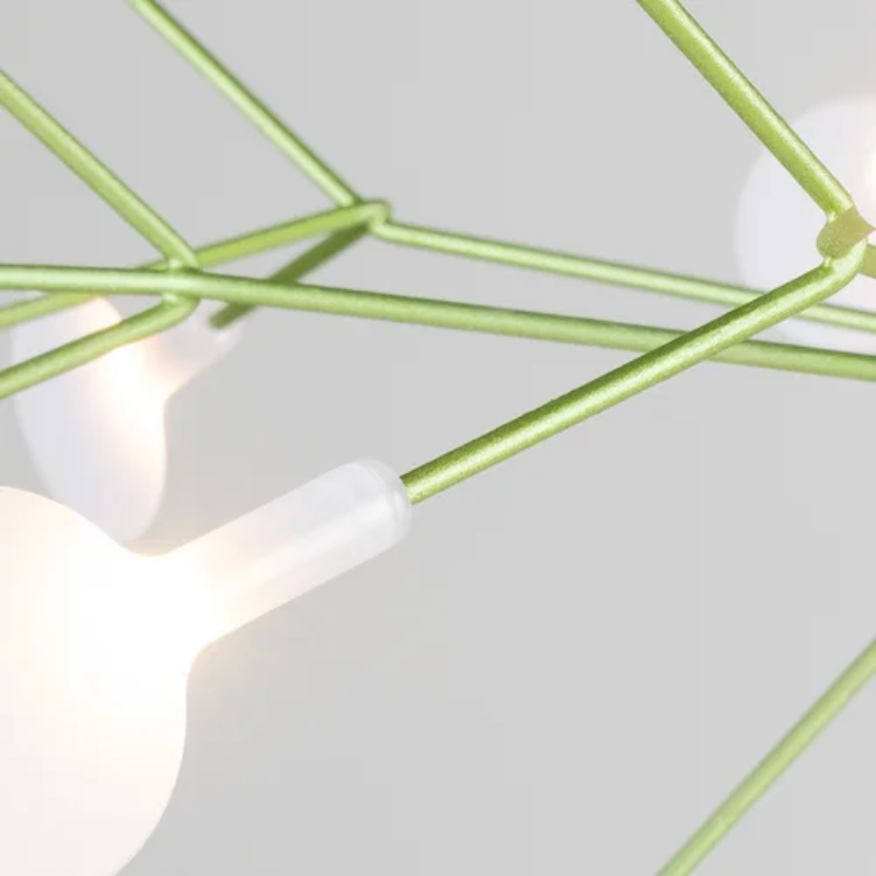 Nature meets technology in Heracleum III Suspended by Bertjan Pot. This airy LED lamp is inspired by the flowering plant of the same name that can grow as high as 5 meters. The white leaves in Heracleum III Suspended ramify from one branch, creating a very technical, natural structure thanks to a technique of coating conductive layers called Electrosandwich by Marcel Wanders studio.