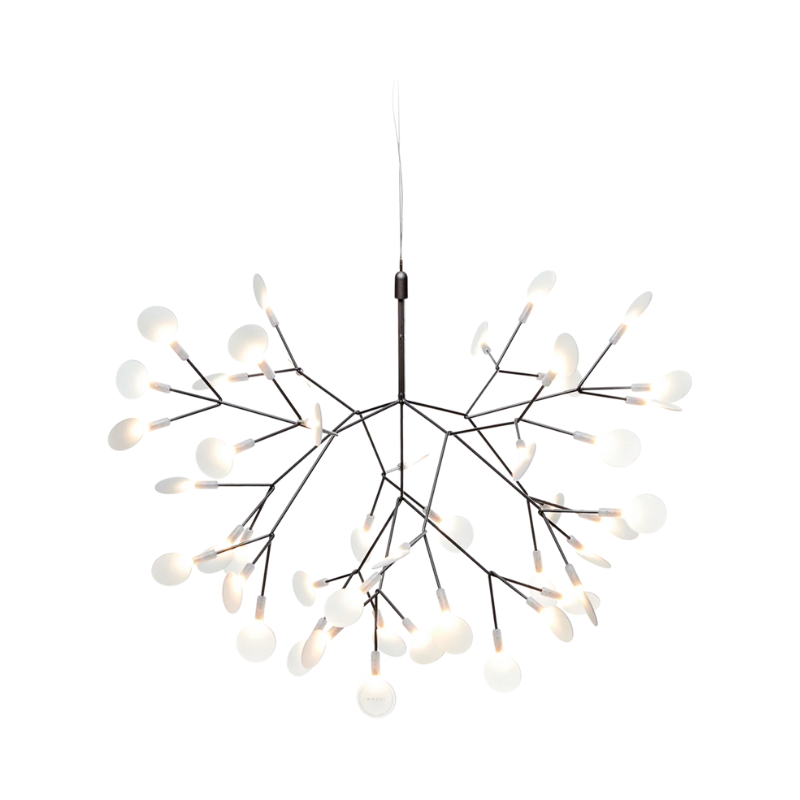 Nature meets technology in Heracleum III Suspended by Bertjan Pot. This airy LED lamp is inspired by the flowering plant of the same name that can grow as high as 5 meters. The white leaves in Heracleum III Suspended ramify from one branch, creating a very technical, natural structure thanks to a technique of coating conductive layers called Electrosandwich by Marcel Wanders studio.