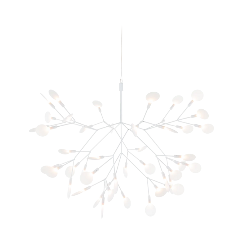 Nature meets technology in Heracleum III Suspended by Bertjan Pot. This airy LED lamp is inspired by the flowering plant of the same name that can grow as high as 5 meters. The white leaves in Heracleum III Suspended ramify from one branch, creating a very technical, natural structure thanks to a technique of coating conductive layers called Electrosandwich by Marcel Wanders studio.
