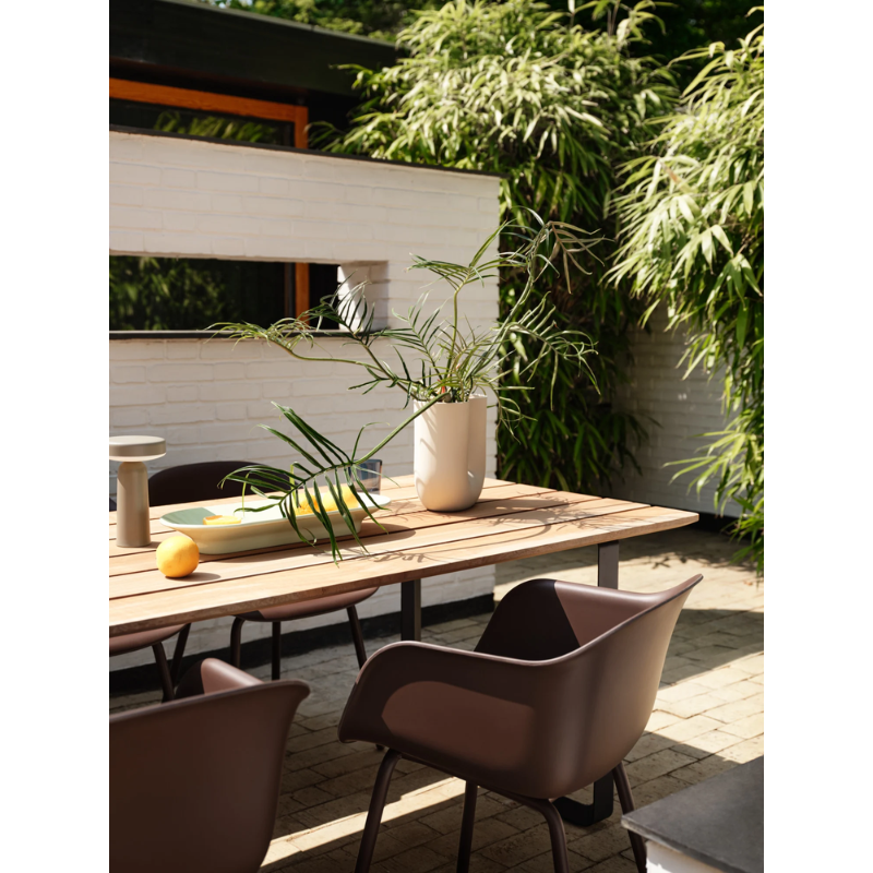 The Mere Bowl from Muuto in an outdoor space.