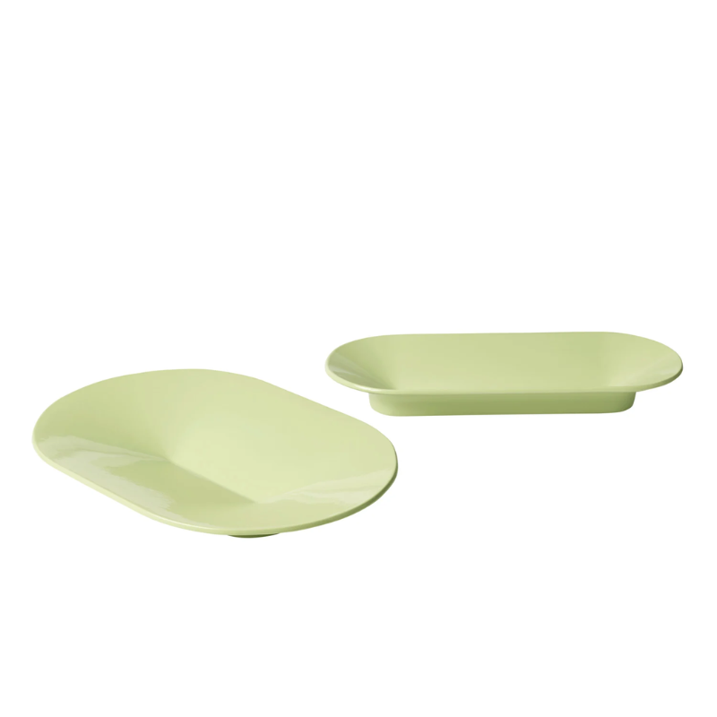 The wide and long Mere Bowl from Muuto in light green.