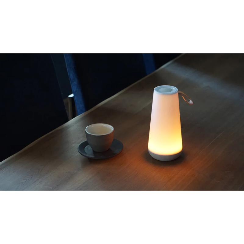 Invoking the primal symbol of the lantern and the warmth of a campfire, UMA Mini is the perfect centerpiece for social gatherings at home, restaurant lounges, and any outdoor setting.