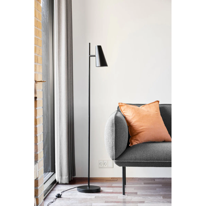 Cono is characterized by the classic geometric shades combined with a minimalistic yet soft visual expression. An aesthetic that is enhanced by the matt satin surface. The adjustable shade provides a functional light. Creating a reference to a focused spotlight from a stage. These classic geometric shaped shades are reflected in the name, Cono, inspired by the mathematical form; Conoid.
