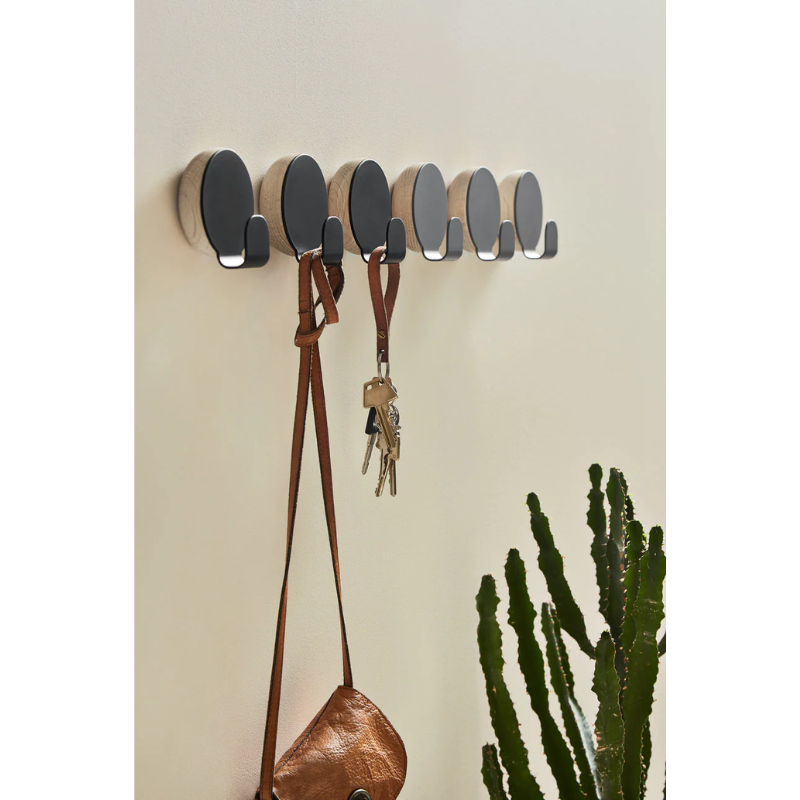 The Haak Hook from Woud in an entryway lifestyle photograph.