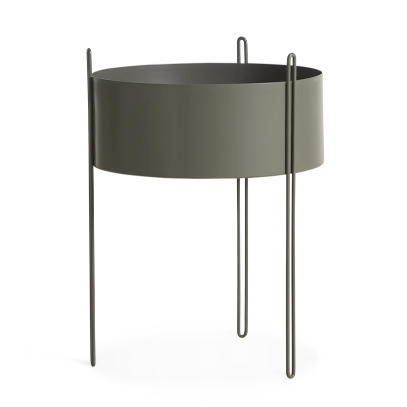 The large Pidestall Planter by Woud in taupe.