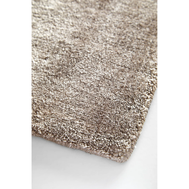 The Tint Rug from Woud in a close up shot of the corner.