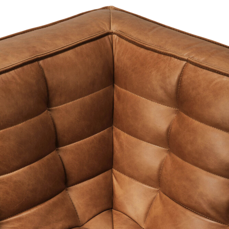 The N701 Modular Sofa Set 90 Degree Square Corner Old Saddle from Ethnicraft top curve in details. all-groups