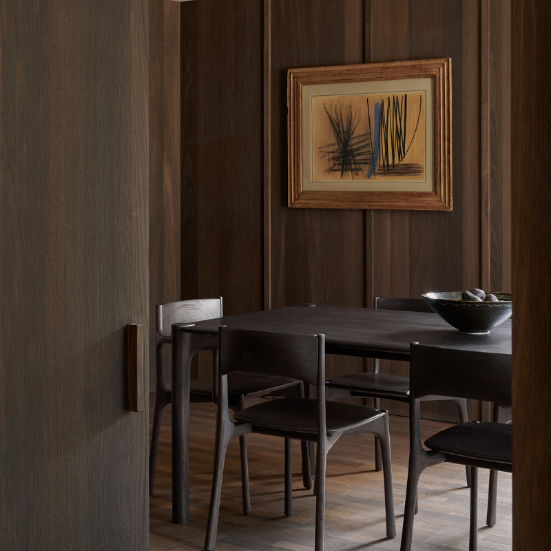 The PI Dining Chair without Armrest by Ethnicraft in the dining area.