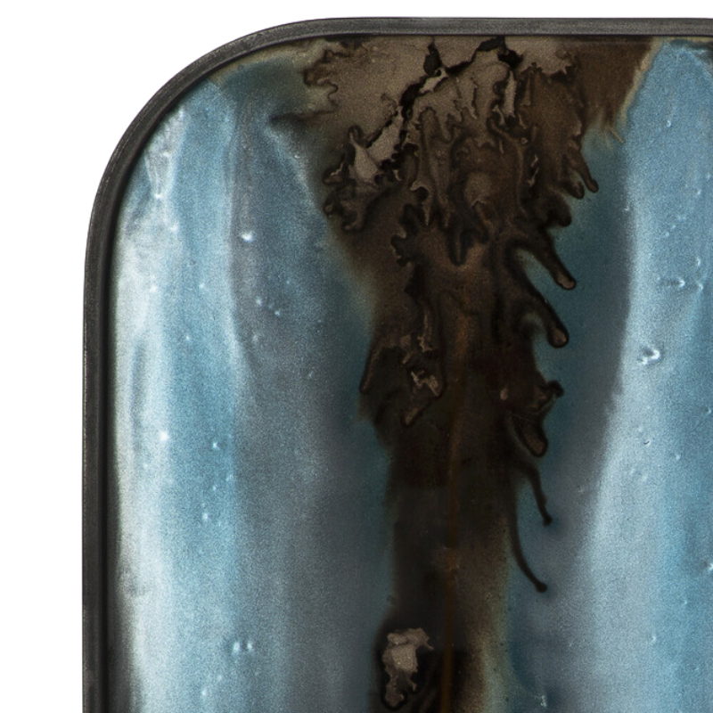 The Rectangular Organic Valet Tray Small Slate from Ethnicraft with a close-up.