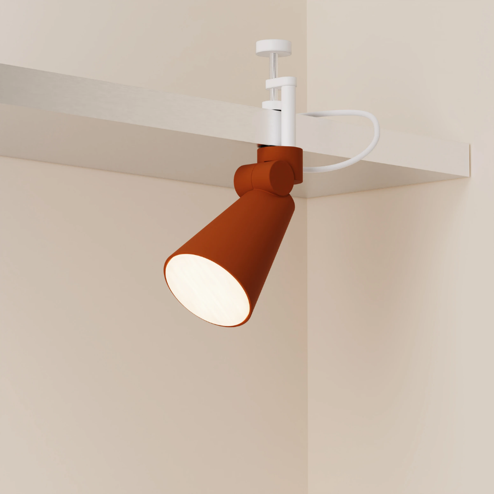 The sedona Aim Clamp Light from Gantri with the white clamp.