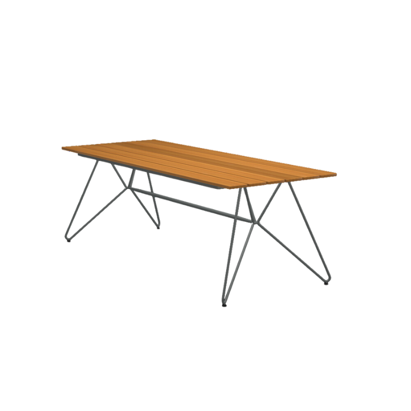 The large Sketch outdoor dining table from Houe.