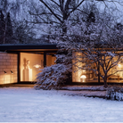 The AJ Garden Bollard from Louis Poulsen in a lifestyle shot.