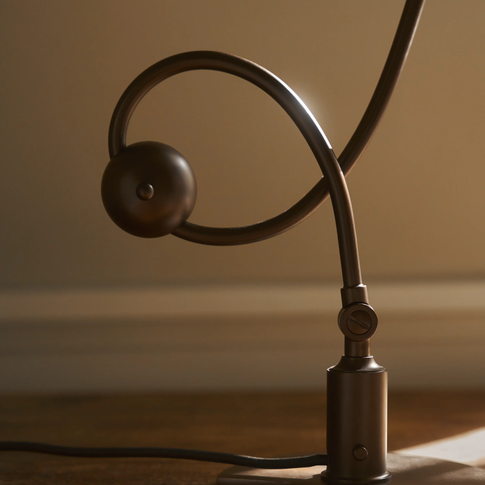 Detail image of the stem detail of the PH 1/1 Piano Table Lamp by Louis Poulsen.