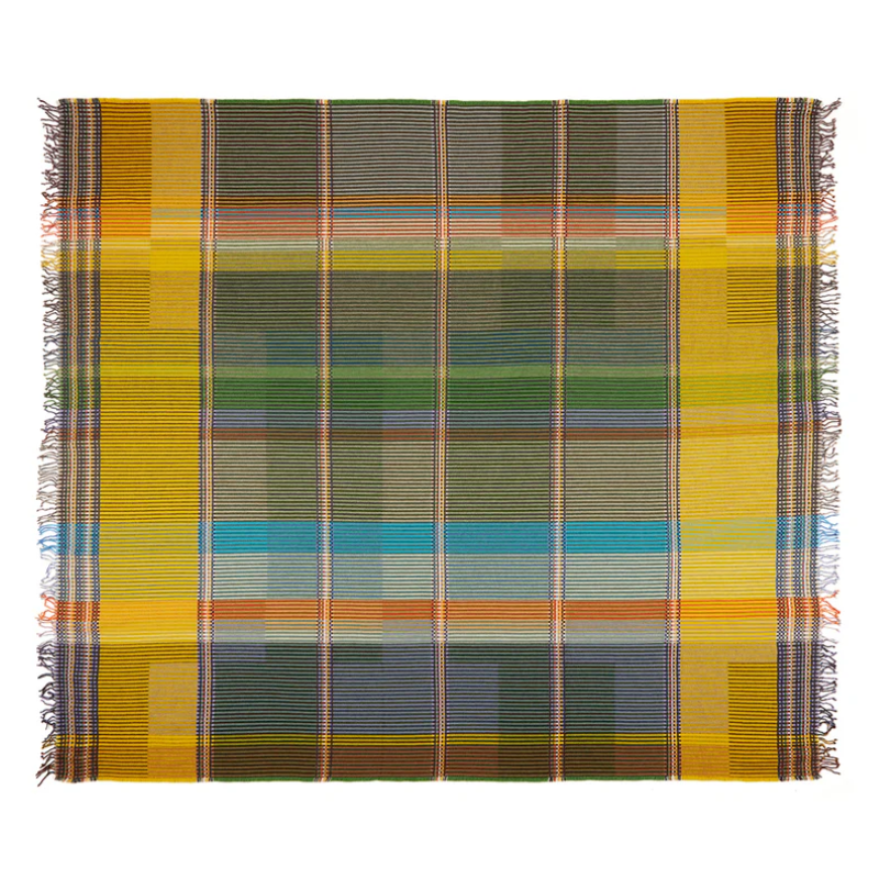 Wallace & Sewell’s Watson Throw in size lage.