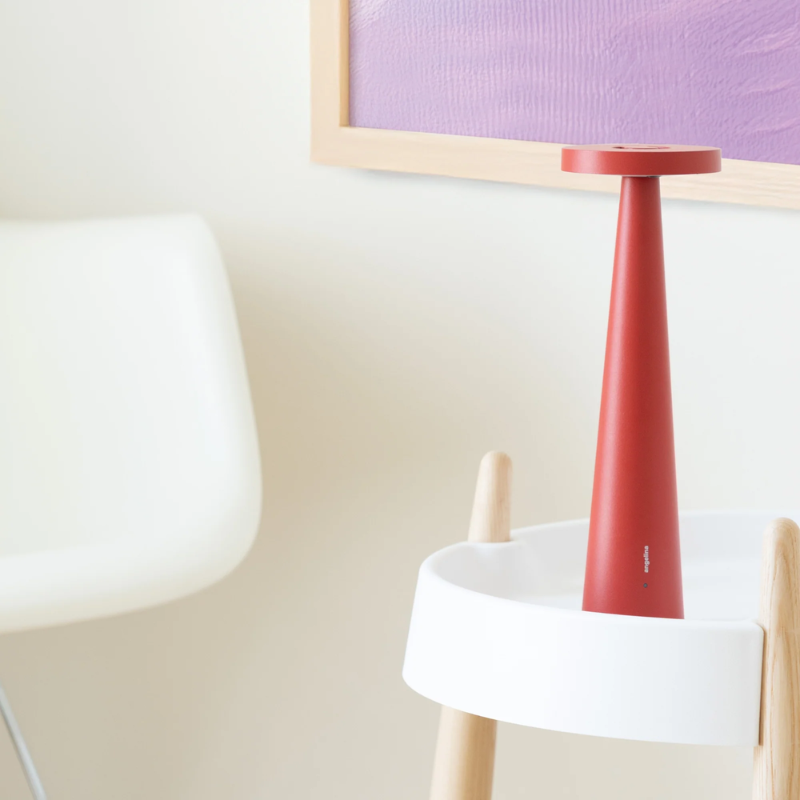 The red Angelina Pro from Zafferano in a lounge.