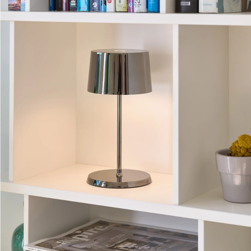 The black chrome Olivia Pro Mini from Zafferano in a family area.