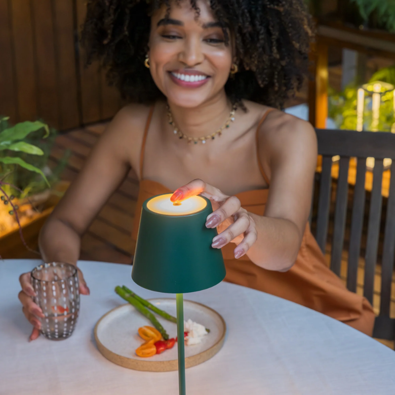 The dark green Poldina Pro from Zafferano in a restaurant.