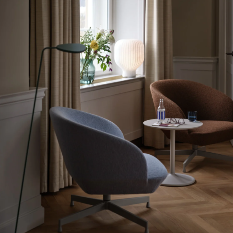 The Leaf Floor Lamp from Muuto in a living room.