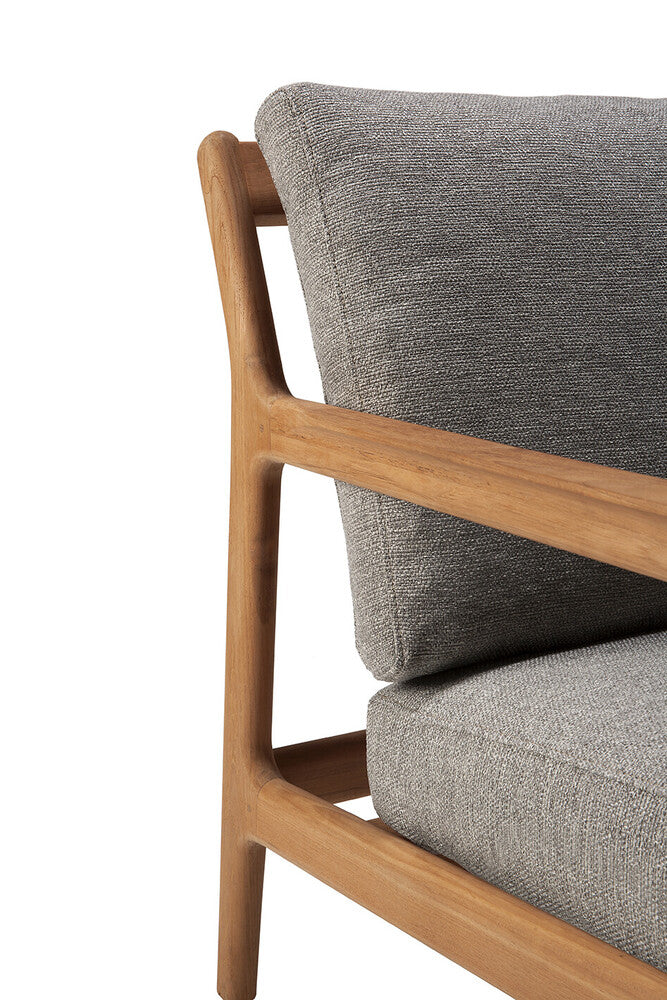 Beautiful from every angle, luxuriant shapes and curves form the basis of the Jack sofa collection from Ethnicraft. Featuring upholstery woven in Belgium, every detail has been meticulously crafted to ensure comfort and elegance when enjoying the outdoors. Apart of Ethnicraft's first outdoor collection. Designed by Jacques Deneef.