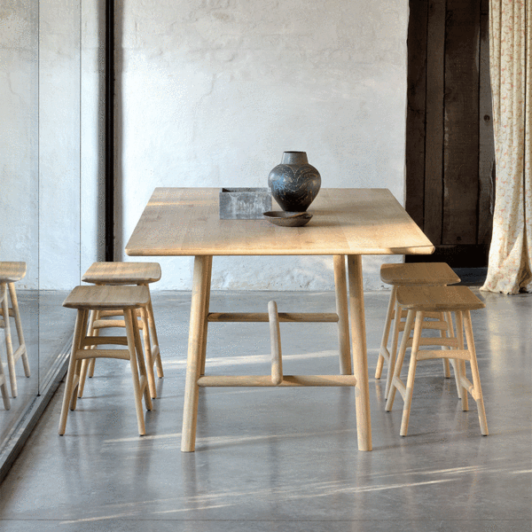 The Profile Dining Table by Ethnicraft is designed Alain van Havre with a delicate and gentle appearance. Known for its 'visual lightness,' each part seems to rest on its supporting counterpart gently. However, the sum of all parts equals a very solid structure. Made of solid oak, the Profile Dining Table is modern and warm in its organic rectangular design features seamlessly in any dining room.