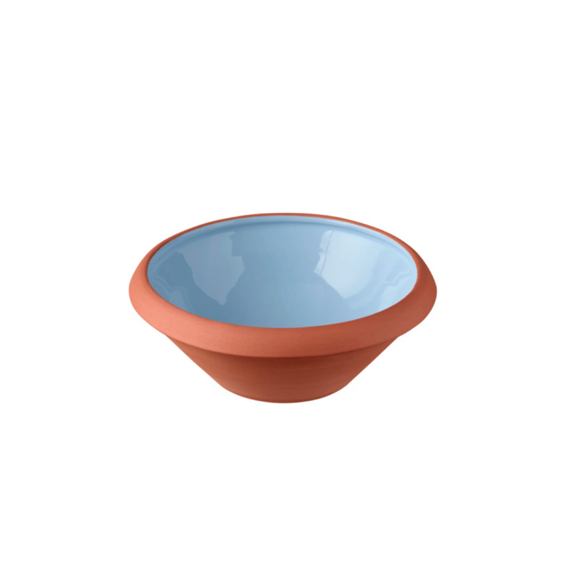 The Dough Dish is one of Knabstrup’s classic products. Many people have long recognized these beautiful glazed bowls, which have historically been a fixed component of every kitchen. These daily essential nesting bowls can be used as serving bowls or mixing bowls.