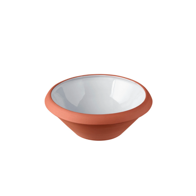 The Dough Dish is one of Knabstrup’s classic products. Many people have long recognized these beautiful glazed bowls, which have historically been a fixed component of every kitchen. These daily essential nesting bowls can be used as serving bowls or mixing bowls.