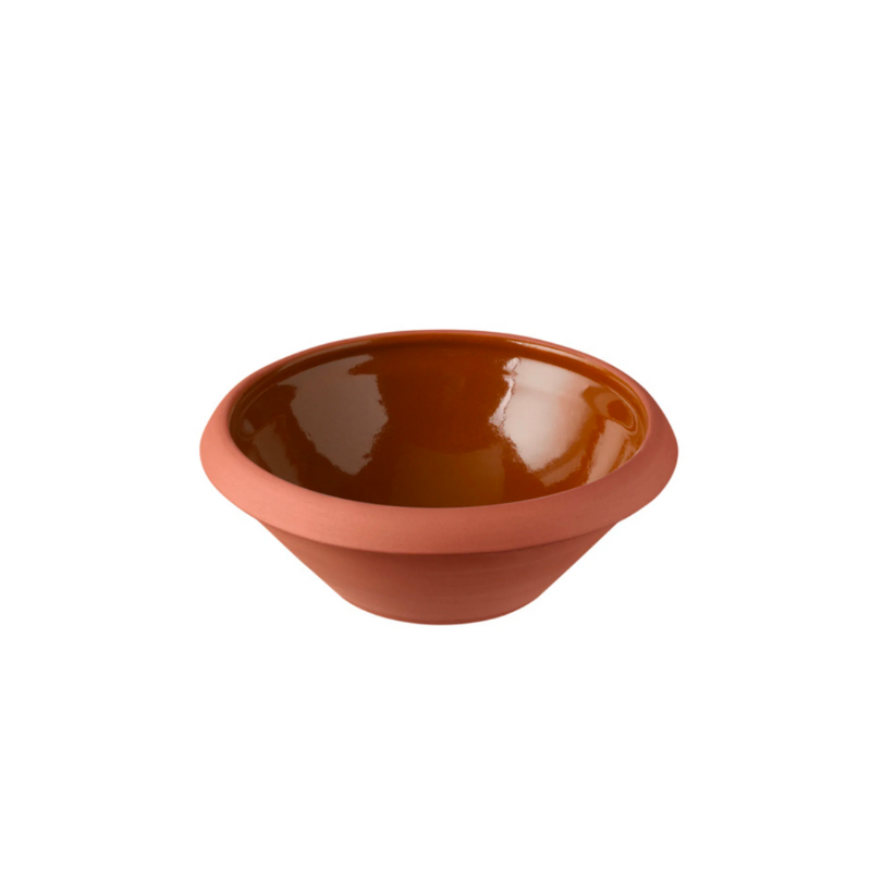 The Dough Dish is one of Knabstrup’s classic products. Many people have long recognized these beautiful glazed bowls, which have historically been a fixed component of every kitchen. These daily essential nesting bowls can be used as serving bowls or mixing bowls.