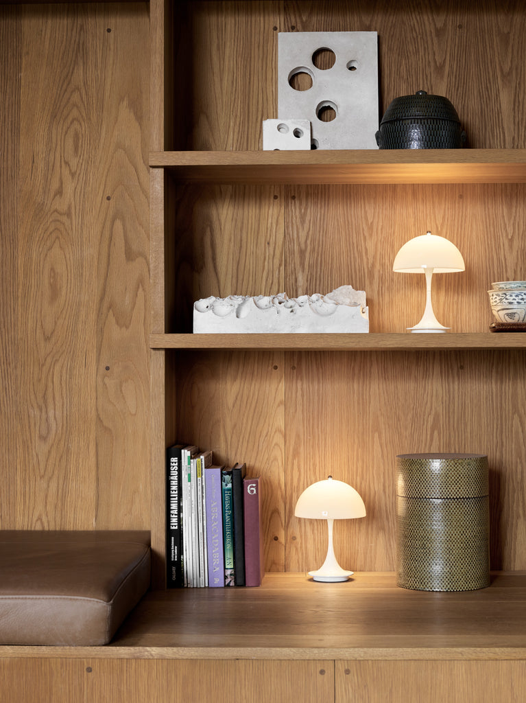 The versatile Panthella Portable by Louis Poulsen is the smallest edition of Verner Panton’s popular Table lamp from 1971. This scaled-down version of the original Panthella Table lamp can be used anywhere as it does not depend on a power supply.