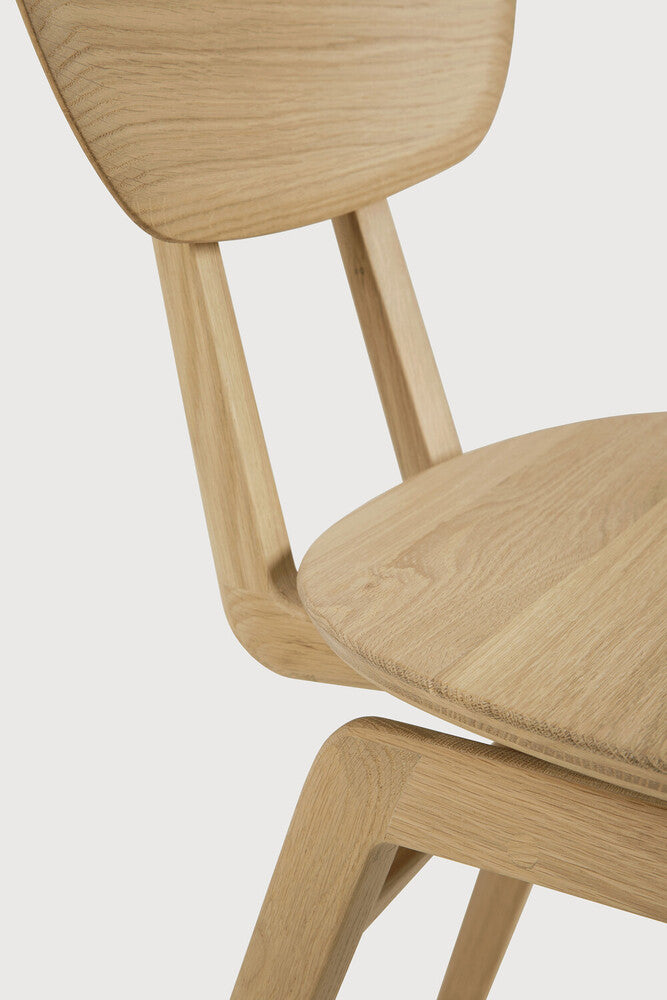 A nostalgic interpretation made with solid wood. The Pebble chair’s soft lines and airy elements provides not only seating comfort, but the familiar stylish shapes we have grown up loving. Designed by Alain Van Havre.