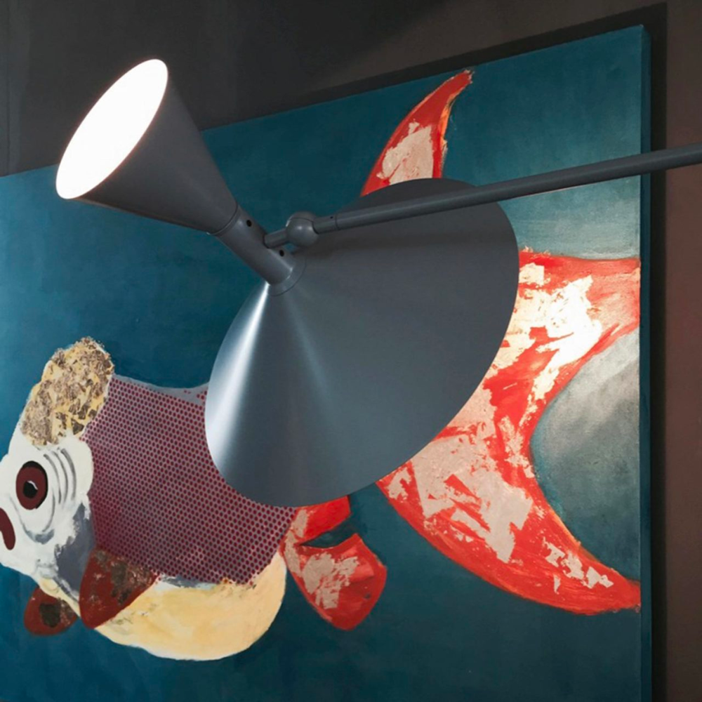Designed by Le Corbusier for the Unité d Habitation of Marseille in 1949/1952, the Lampe de Marseille wall lamp from Nemo features adjustable lighting via its two joints on the arm with a refined aesthetic. 