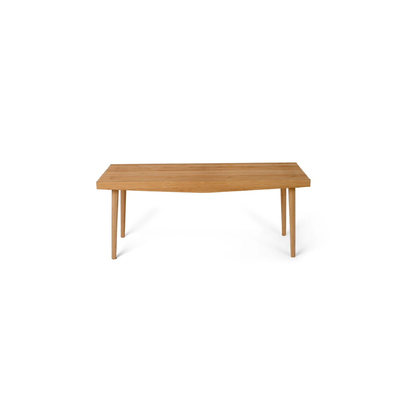 The Uno Ora bench features lovely wooden slats give that produce a light and elegant look with a nicely rounded finish thanks to the conical legs.