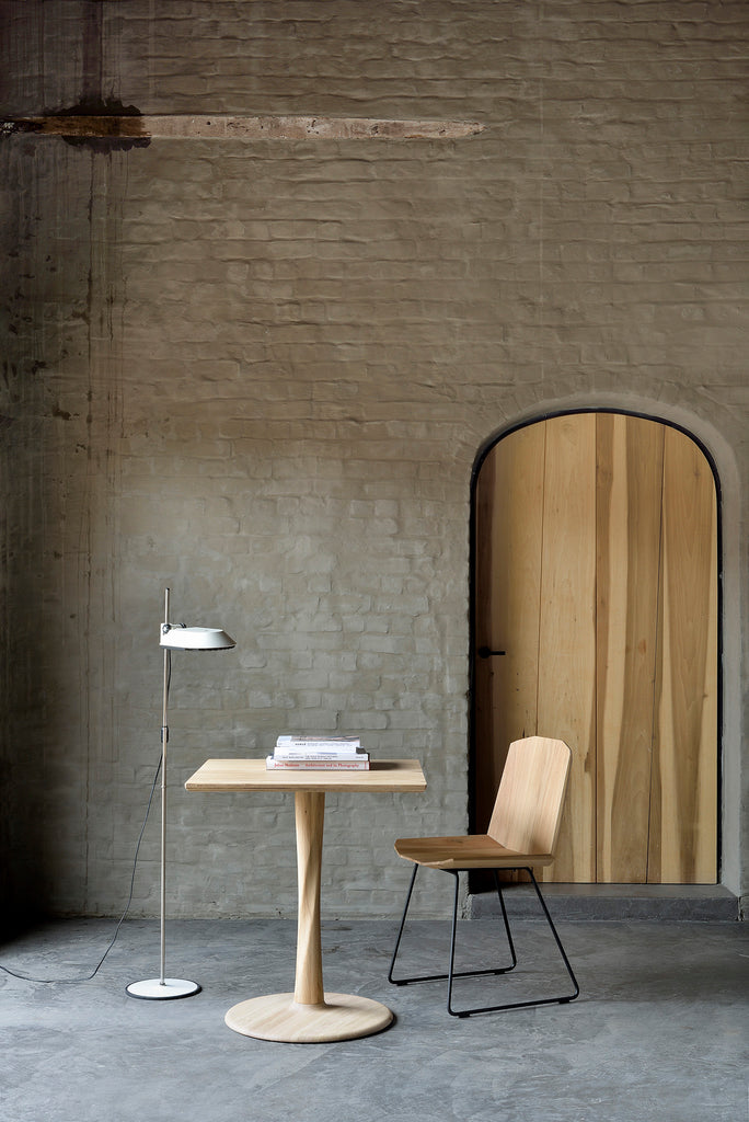 A chair that will fit in any interior but also holds a certain unique aspect of the time in which it is built. Timeless, yet time reflecting. The Facette chair's ingenious wooden structure is divided into facets, which makes the seating both more comfortable and more unique. The idea was to create the impression of folded paper, but crafted in solid wood.