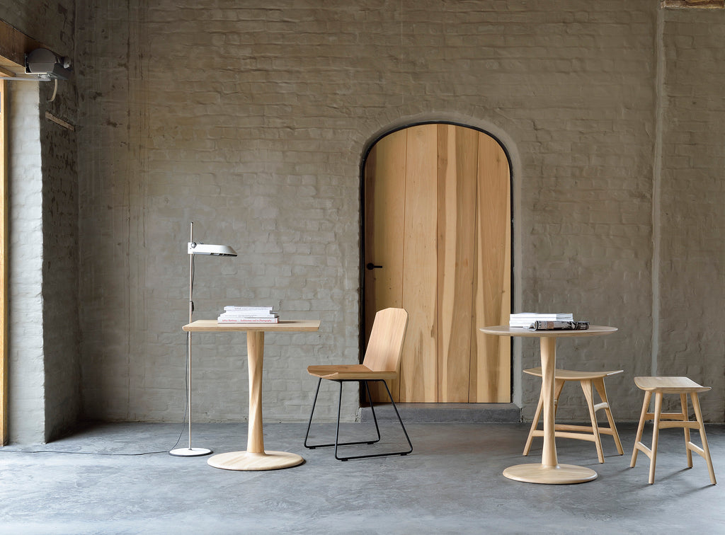 A chair that will fit in any interior but also holds a certain unique aspect of the time in which it is built. Timeless, yet time reflecting. The Facette chair's ingenious wooden structure is divided into facets, which makes the seating both more comfortable and more unique. The idea was to create the impression of folded paper, but crafted in solid wood.