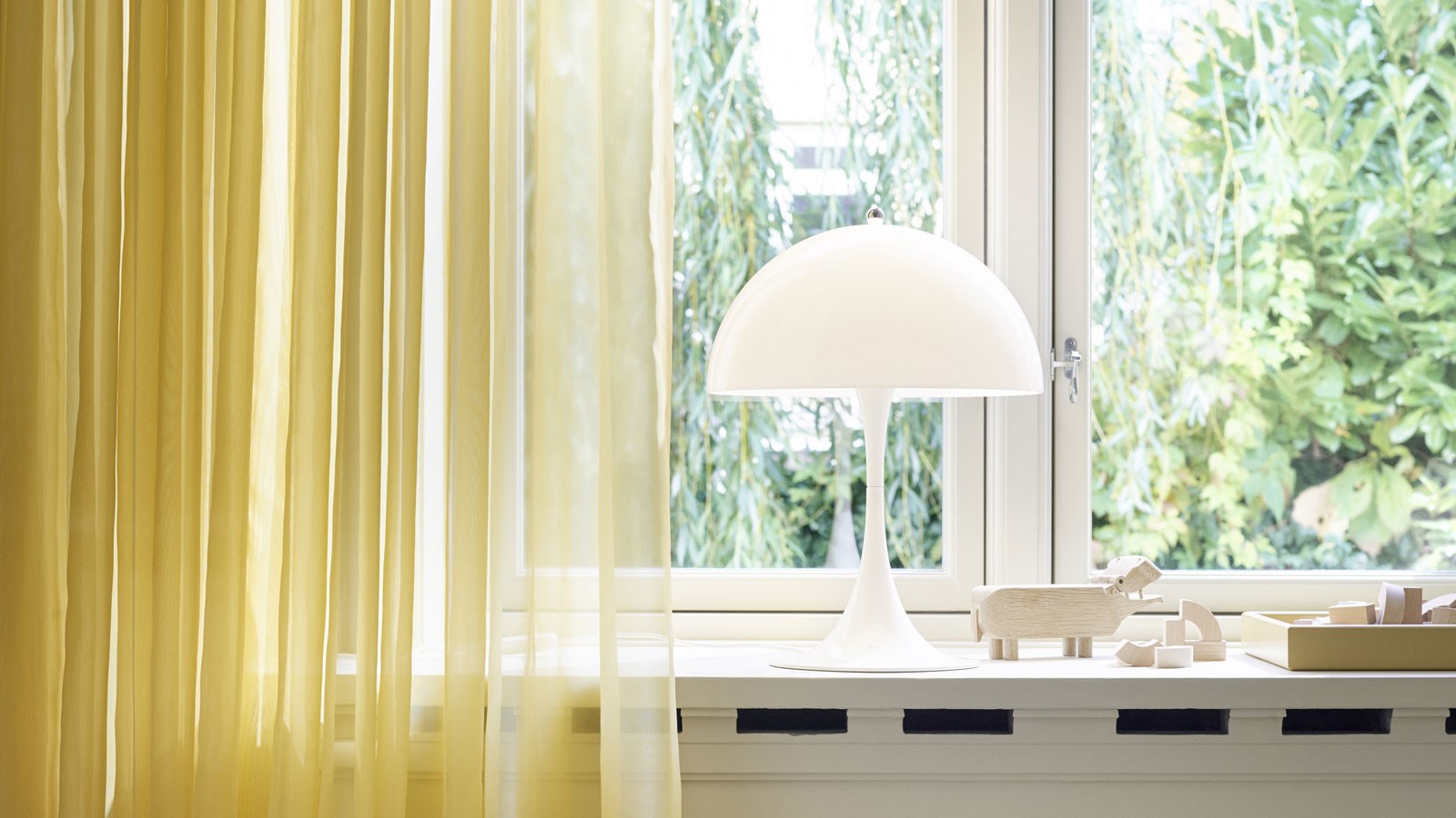 Louis Poulsen - Panthella Table lamp 400, white